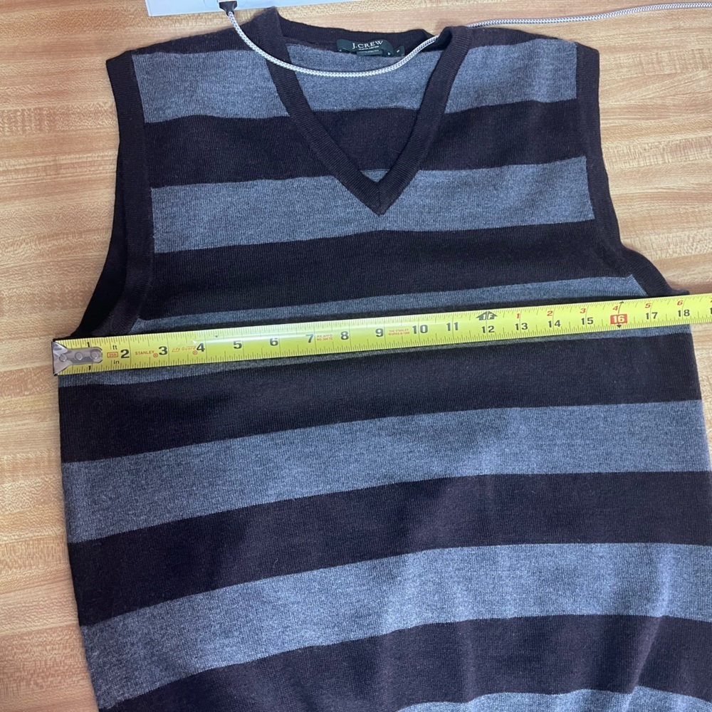 J. Crew Italian Merino V-neck sleeveless pullover sweater Men’s size S - Picture 11 of 13